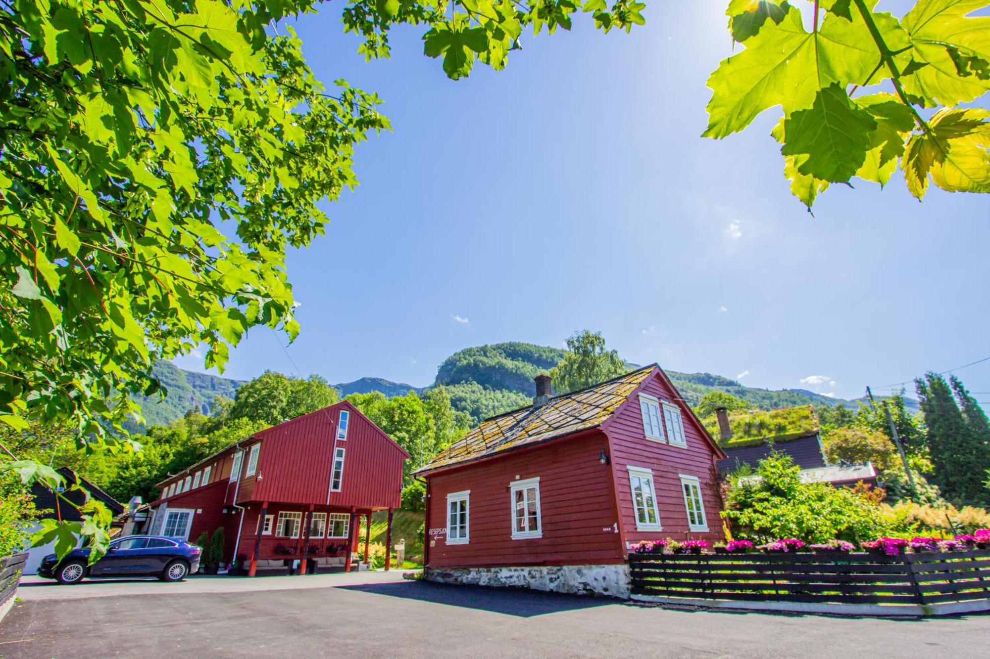 Ullensvang Gjesteheim Hostel