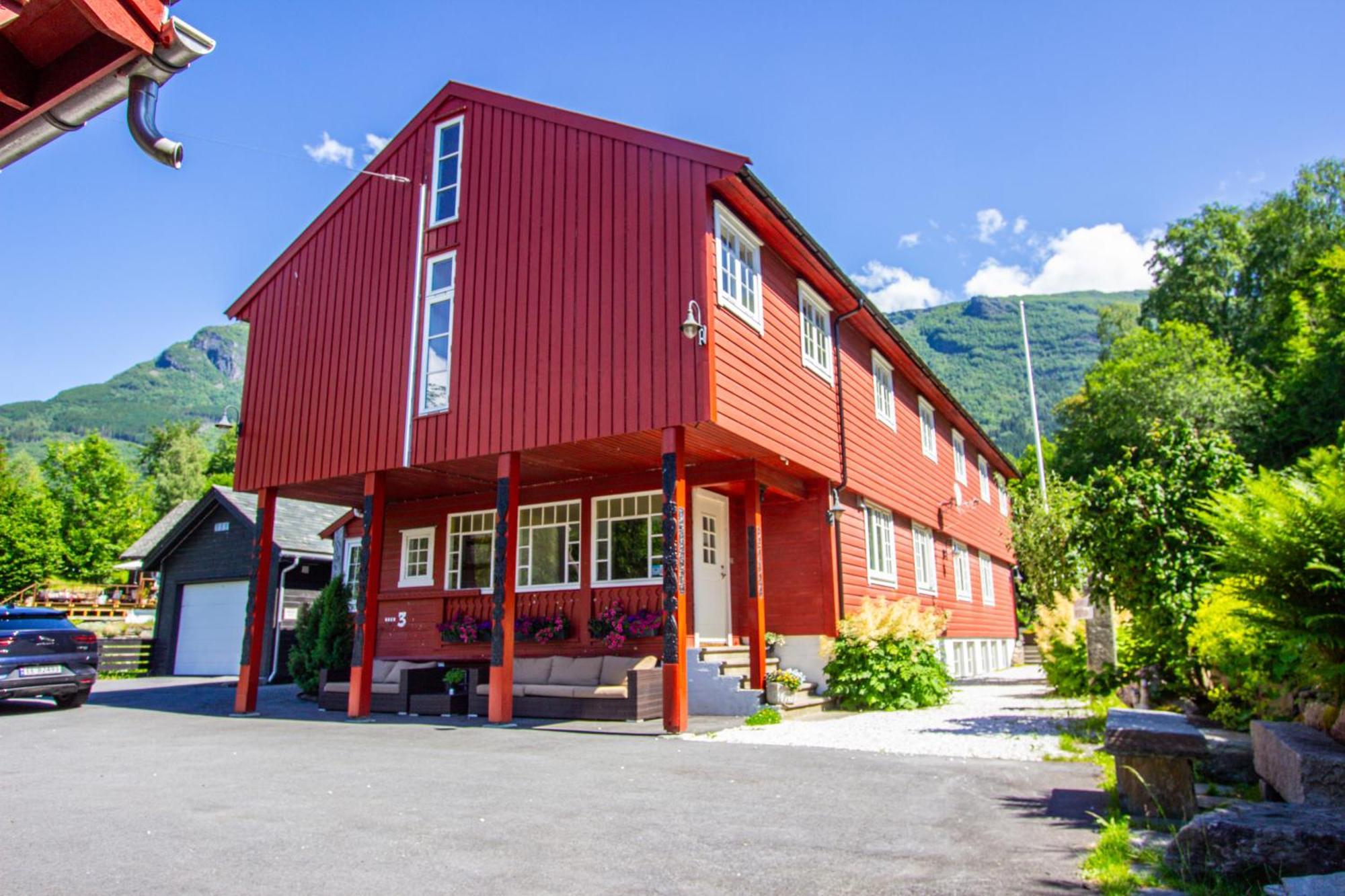 Ullensvang Gjesteheim Hostel *